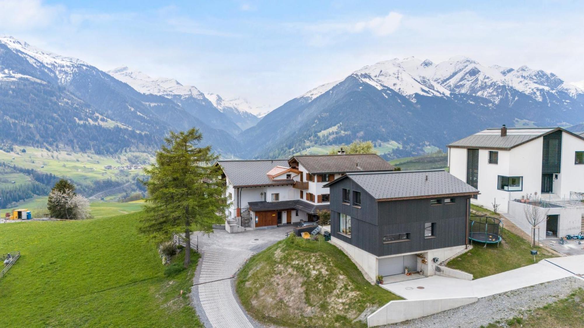 Stilvolle 4.5 Nahe Der Talstation Vella